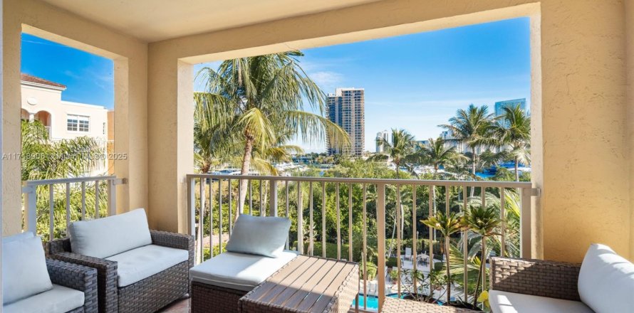 Condominio en Aventura, Florida, 3 dormitorios № 1933588