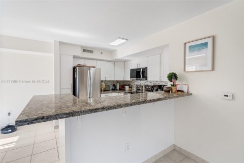 Condo in Aventura, Florida, 3 bedrooms № 1933588 - photo 28