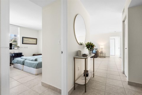Condo in Aventura, Florida, 3 bedrooms № 1933588 - photo 21