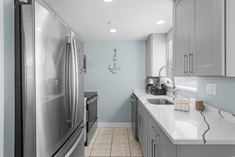 Condo in Sarasota, Florida, 2 bedrooms  № 2237131 - photo 12