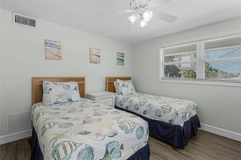 Condo in Sarasota, Florida, 2 bedrooms  № 2237131 - photo 18