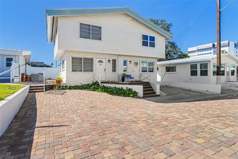 Condo in Sarasota, Florida, 2 bedrooms  № 2237131 - photo 2
