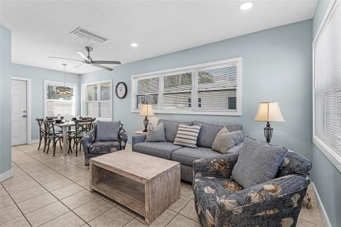 Condo in Sarasota, Florida, 2 bedrooms  № 2237131 - photo 6