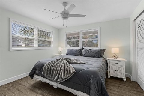 Condo in Sarasota, Florida, 2 bedrooms  № 2237131 - photo 17