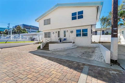 Condo in Sarasota, Florida, 2 bedrooms  № 2237131 - photo 3