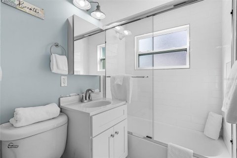Condo in Sarasota, Florida, 2 bedrooms  № 2237131 - photo 15