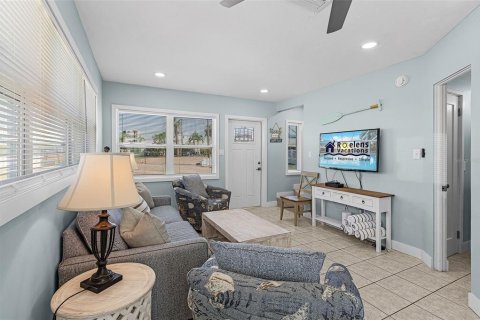 Condo in Sarasota, Florida, 2 bedrooms  № 2237131 - photo 8