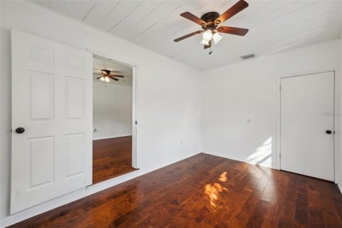 House in Tampa, Florida 3 bedrooms, 87.79 sq.m. № 1801704 - photo 12