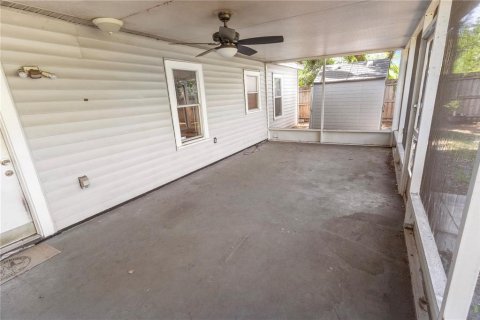 House in Tampa, Florida 3 bedrooms, 87.79 sq.m. № 1801704 - photo 22