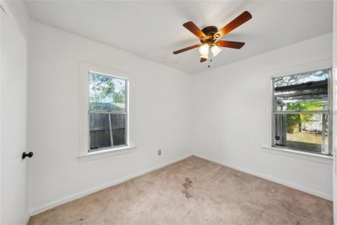 House in Tampa, Florida 3 bedrooms, 87.79 sq.m. № 1801704 - photo 15