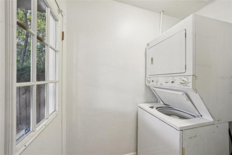 House in Tampa, Florida 3 bedrooms, 87.79 sq.m. № 1801704 - photo 10