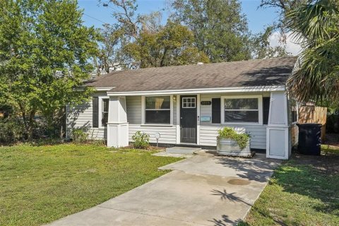 House in Tampa, Florida 3 bedrooms, 87.79 sq.m. № 1801704 - photo 1