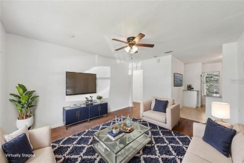 House in Tampa, Florida 3 bedrooms, 87.79 sq.m. № 1801704 - photo 5