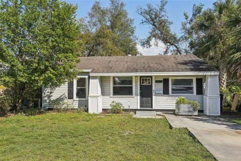 House in Tampa, Florida 3 bedrooms, 87.79 sq.m. № 1801704 - photo 2