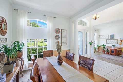House in Cape Coral, Florida 4 bedrooms, 287.07 sq.m. № 1807404 - photo 13