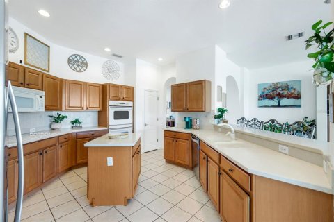 House in Cape Coral, Florida 4 bedrooms, 287.07 sq.m. № 1807404 - photo 8