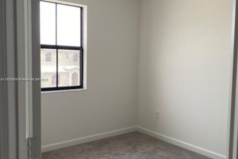 Townhouse in Miami, Florida 3 bedrooms, 147.44 sq.m. № 1972217 - photo 19