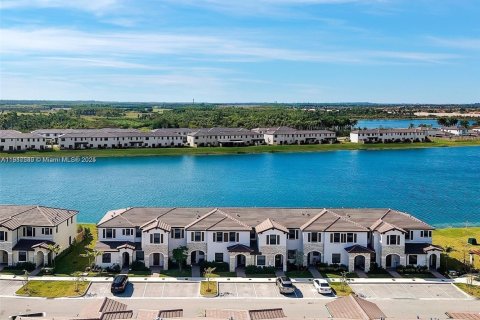 Townhouse in Miami, Florida 3 bedrooms, 147.44 sq.m. № 1972217