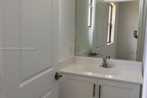 Townhouse in Miami, Florida 3 bedrooms, 147.44 sq.m. № 1972217 - photo 26