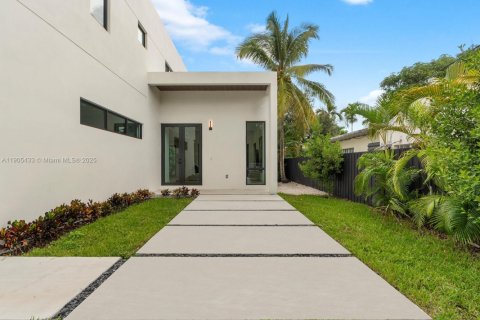 Купить виллу или дом в Майами, Флорида 5 спален, № 1956180 - фото 4