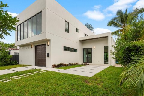 Купить виллу или дом в Майами, Флорида 5 спален, № 1956180 - фото 2