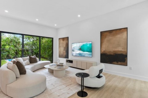 Купить виллу или дом в Майами, Флорида 5 спален, № 1956180 - фото 15