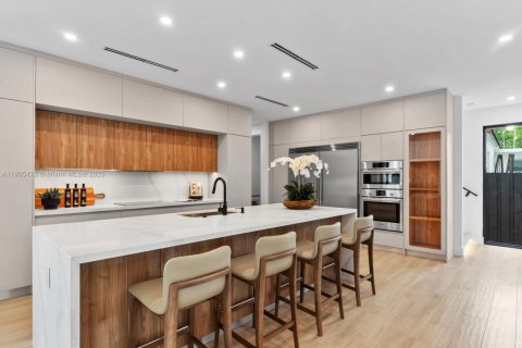 Купить виллу или дом в Майами, Флорида 5 спален, № 1956180 - фото 22