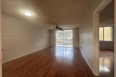 Condominio en alquiler en Margate, Florida, 1 dormitorio, 66.89 m2 № 2013430 - foto 12