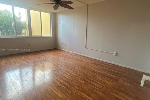 Condominio en alquiler en Margate, Florida, 1 dormitorio, 66.89 m2 № 2013430 - foto 17