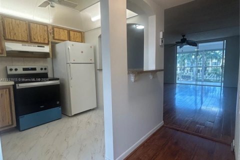 Condominio en alquiler en Margate, Florida, 1 dormitorio, 66.89 m2 № 2013430 - foto 3