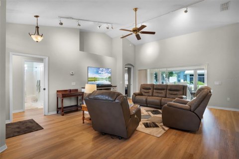 House in Leesburg, Florida 2 bedrooms, 137.96 sq.m. № 1751254 - photo 7