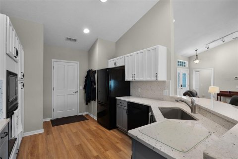 House in Leesburg, Florida 2 bedrooms, 137.96 sq.m. № 1751254 - photo 12