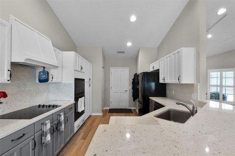 House in Leesburg, Florida 2 bedrooms, 137.96 sq.m. № 1751254 - photo 11