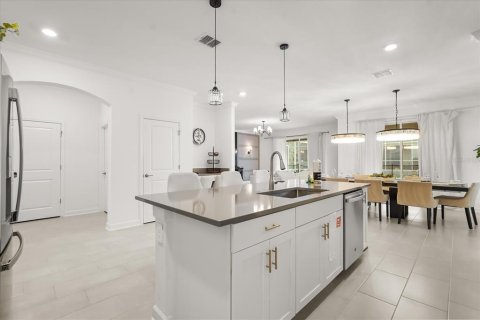 House in Davenport, Florida 6 bedrooms, 305.74 sq.m. № 2142182 - photo 8