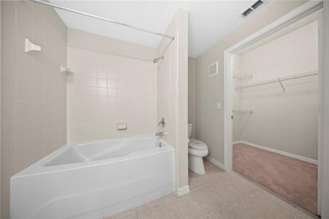 Condo in Celebration, Florida, 2 bedrooms  № 2230146 - photo 30
