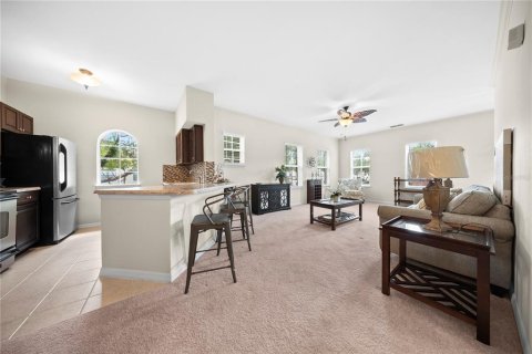 Condo in Celebration, Florida, 2 bedrooms  № 2230146 - photo 7