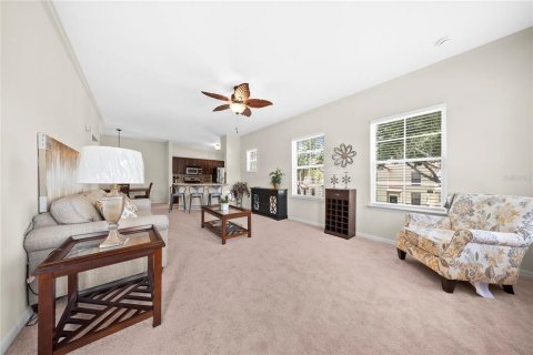 Condo in Celebration, Florida, 2 bedrooms  № 2230146 - photo 11