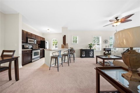 Condo in Celebration, Florida, 2 bedrooms  № 2230146 - photo 6
