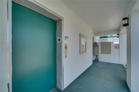 Купить коммерческую недвижимость в Энглвуд, Флорида 85.56м2, № 1869724 - фото 10
