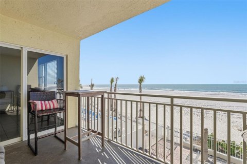 Condo in Redington Shores, Florida, 3 bedrooms  № 2217608 - photo 28