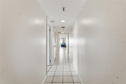 Condo in Redington Shores, Florida, 3 bedrooms  № 2217608 - photo 11