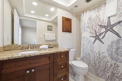 Condo in Redington Shores, Florida, 3 bedrooms  № 2217608 - photo 15