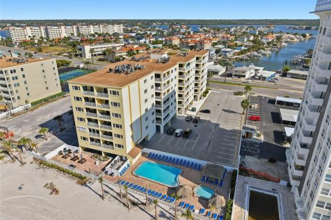 Condo in Redington Shores, Florida, 3 bedrooms  № 2217608 - photo 3