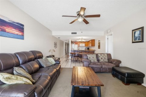 Condo in Redington Shores, Florida, 3 bedrooms  № 2217608 - photo 22