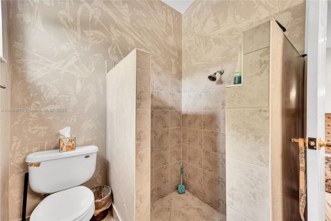 House in Coral Springs, Florida 3 bedrooms, 134.99 sq.m. № 1931025 - photo 18