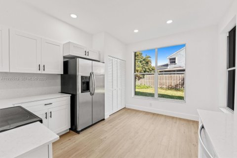 Купить виллу или дом в Коконат Крик, Флорида 4 спальни, 188.22м2, № 1995146 - фото 13