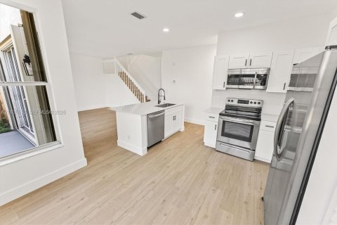 Купить виллу или дом в Коконат Крик, Флорида 4 спальни, 188.22м2, № 1995146 - фото 15