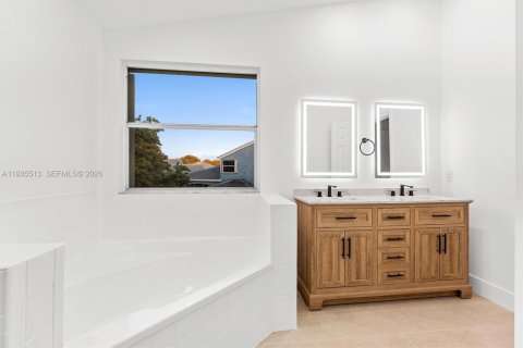 Купить виллу или дом в Коконат Крик, Флорида 4 спальни, 188.22м2, № 1995146 - фото 24