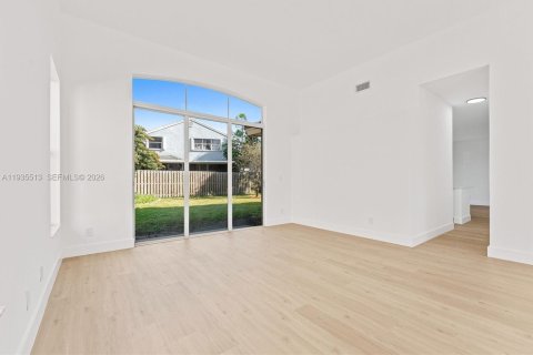 Купить виллу или дом в Коконат Крик, Флорида 4 спальни, 188.22м2, № 1995146 - фото 9