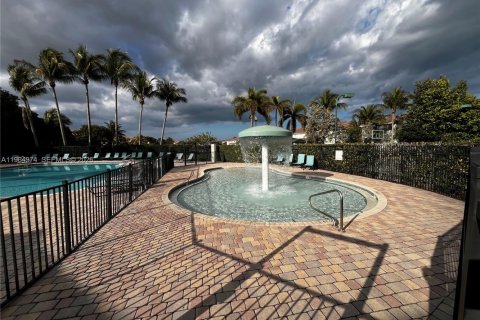 Купить таунхаус в Ривьера-Бич, Флорида 5 комнат, 111.39м2, № 2026452 - фото 30